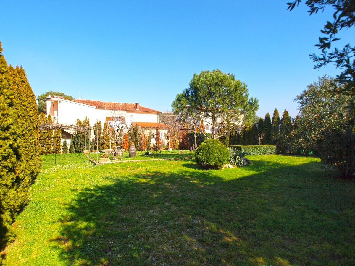 Apartments Mirela 1554 プーラ エクステリア 写真
