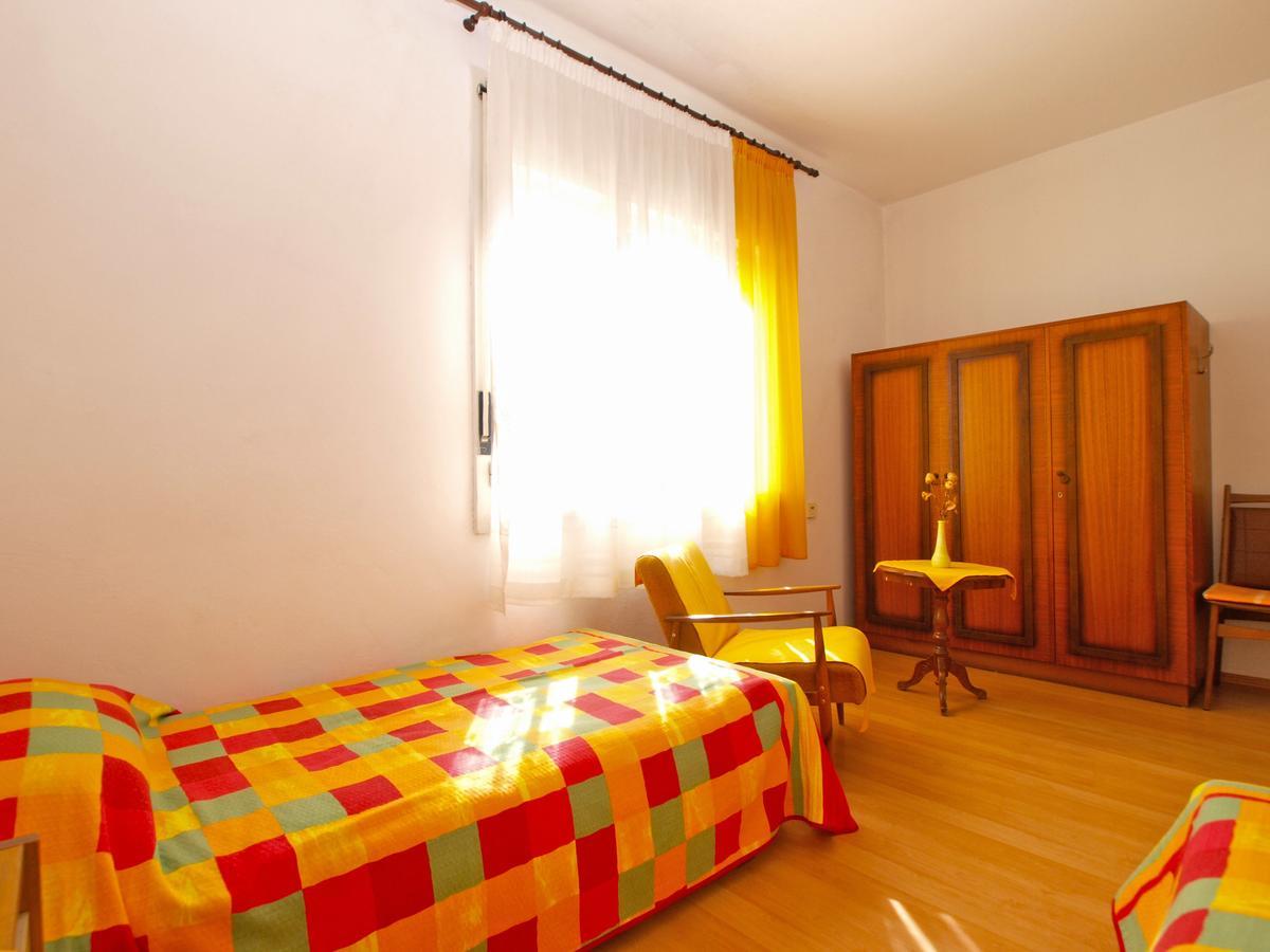 Apartments Mirela 1554 プーラ エクステリア 写真