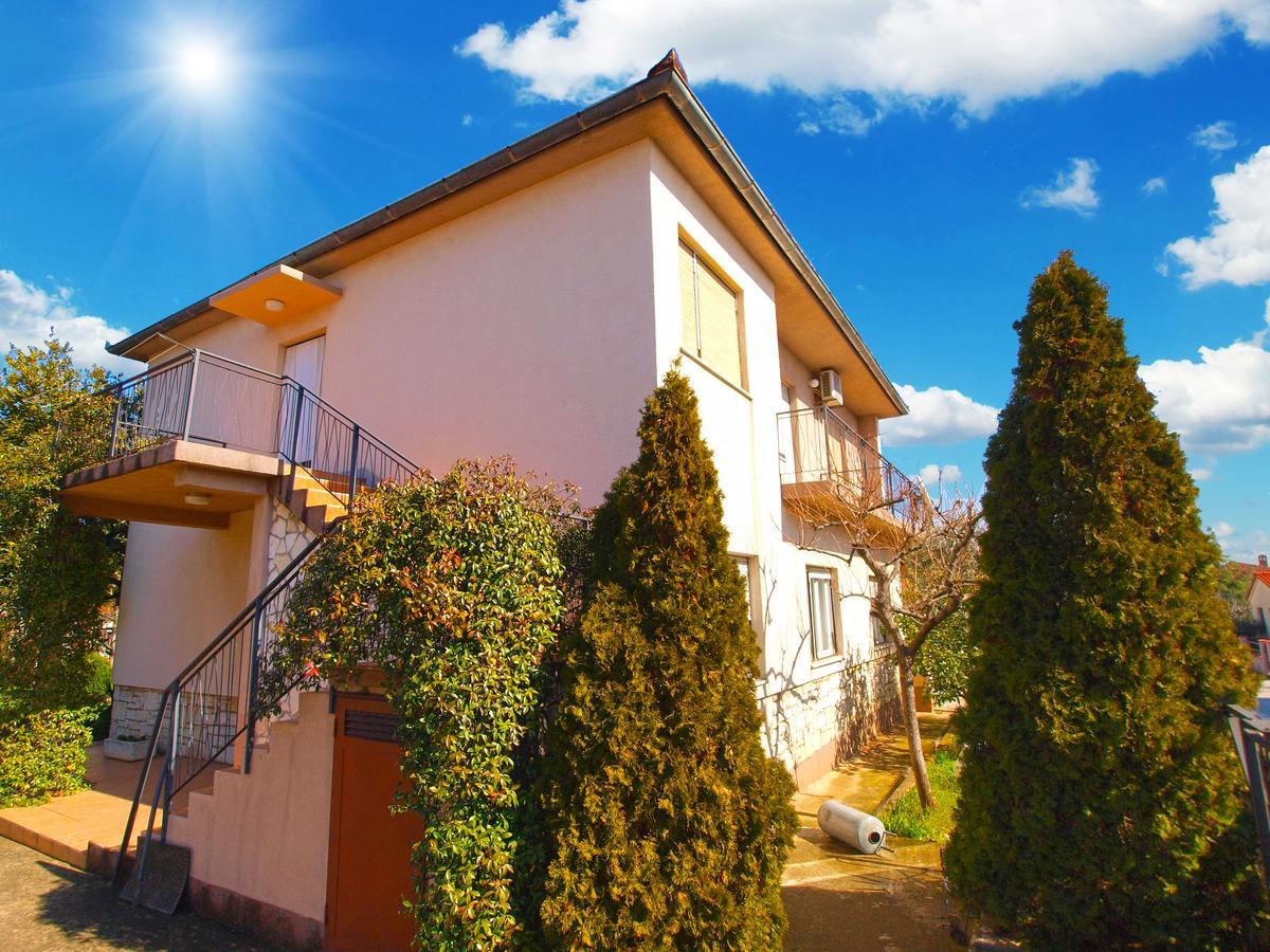 Apartments Mirela 1554 プーラ エクステリア 写真