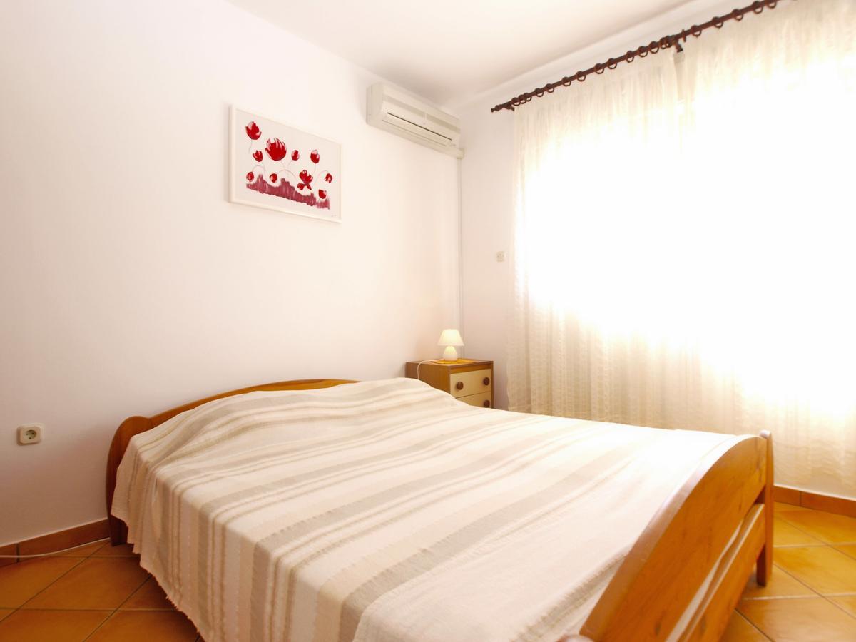 Apartments Mirela 1554 プーラ エクステリア 写真