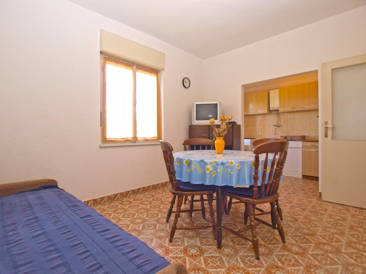Apartments Mirela 1554 プーラ エクステリア 写真