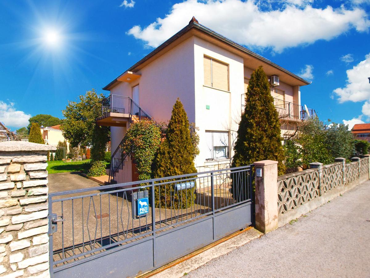 Apartments Mirela 1554 プーラ エクステリア 写真