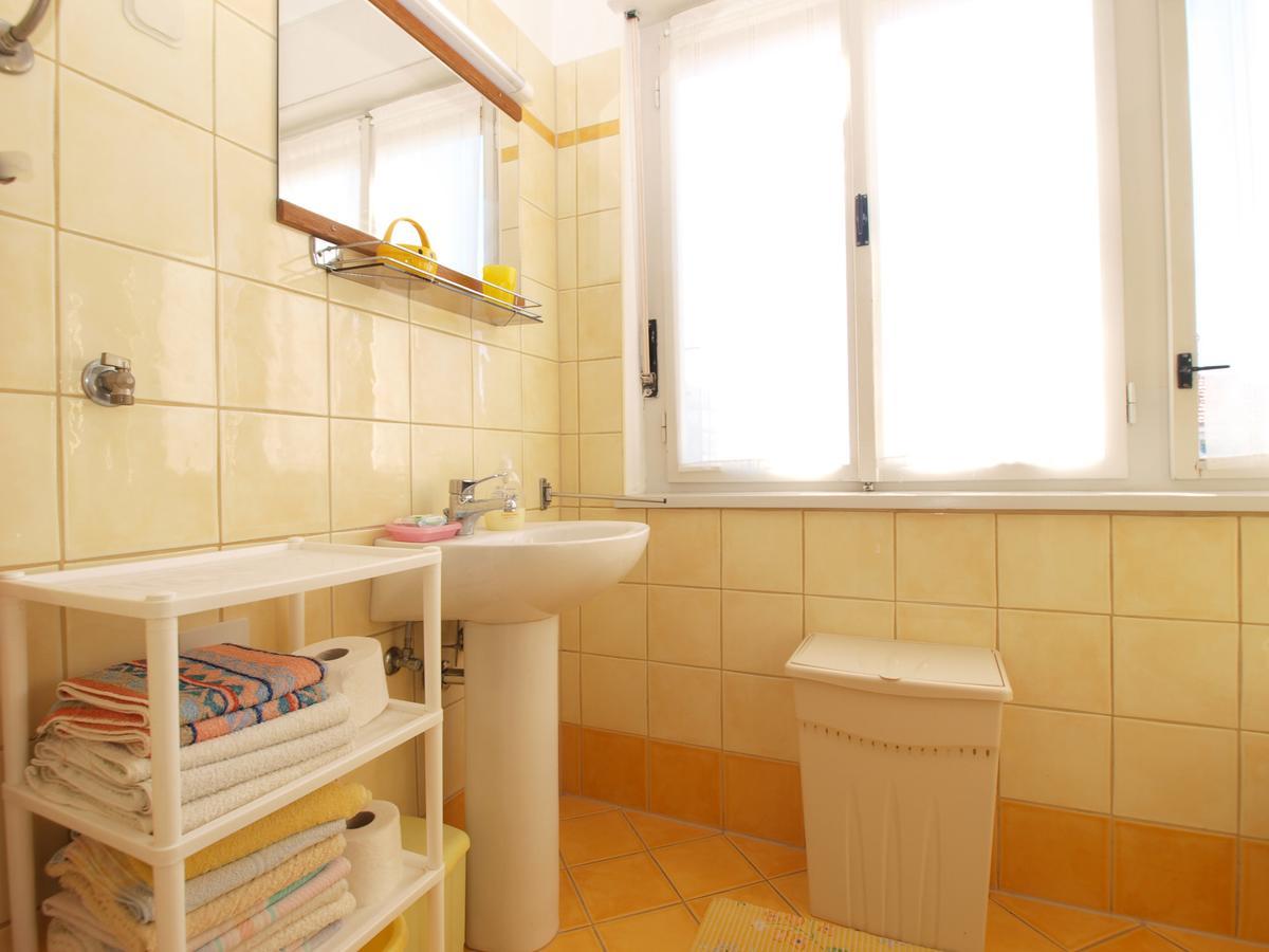 Apartments Mirela 1554 プーラ エクステリア 写真