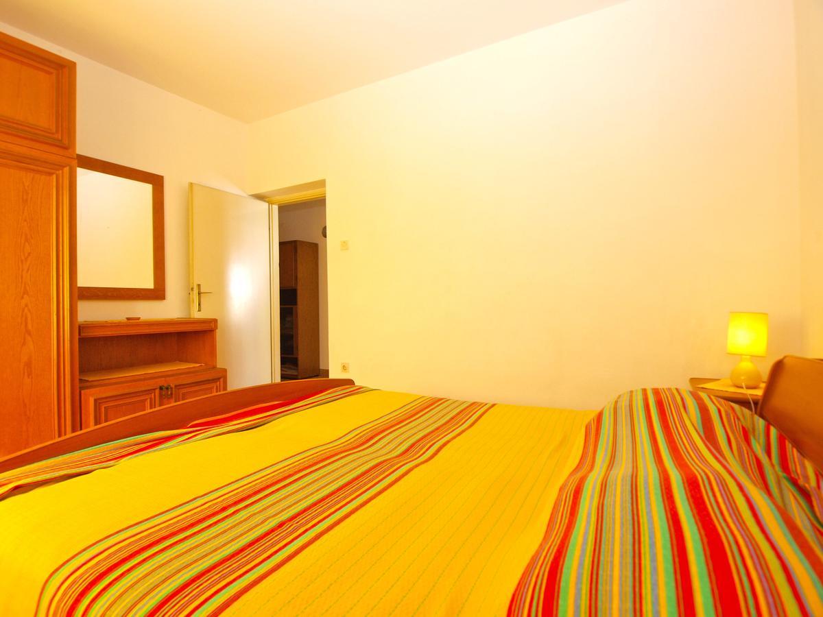 Apartments Mirela 1554 プーラ エクステリア 写真